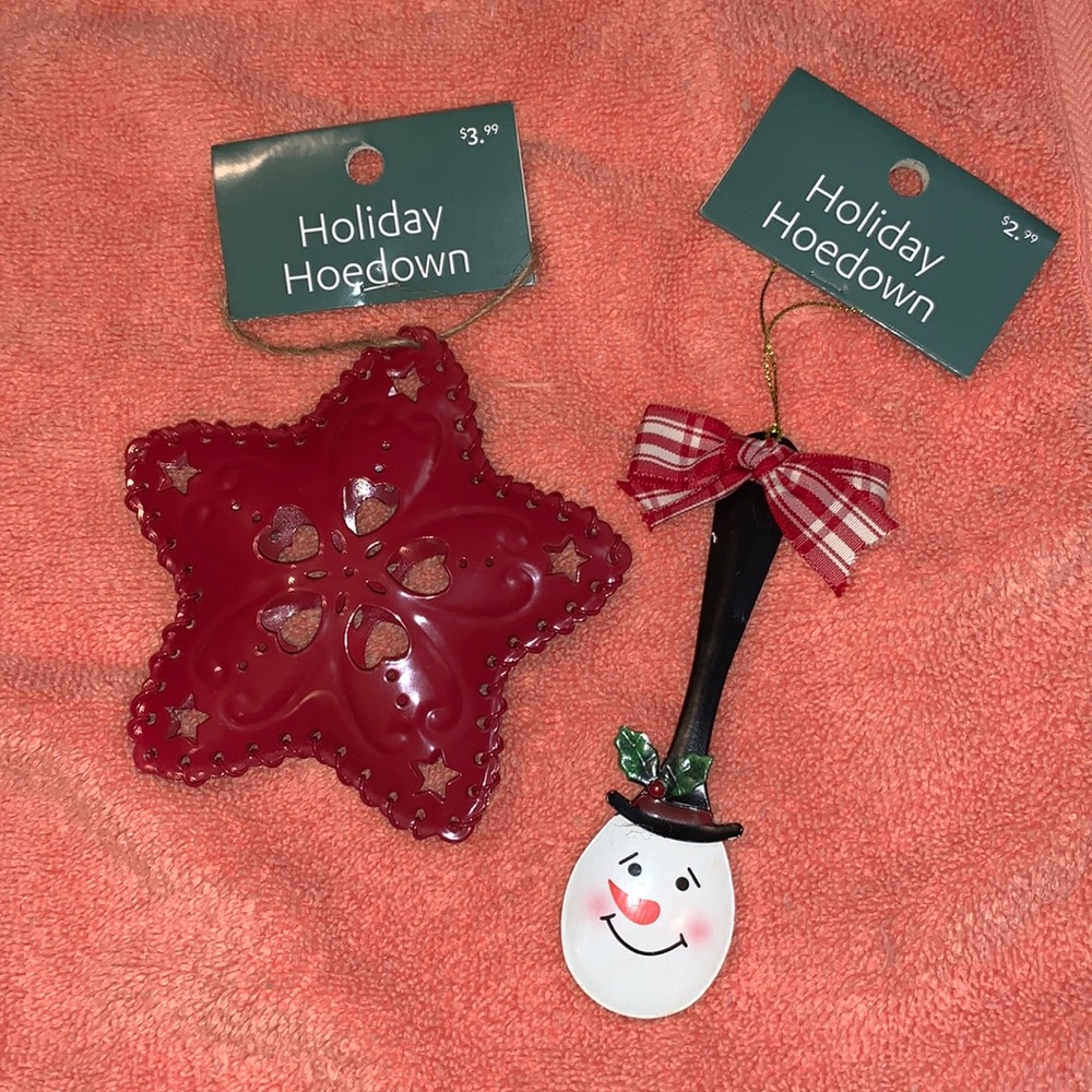 🆕🎄 AT HOME - CHRISTMAS 🎄 ORNAMENTS - ONE- RED STAR & ONE - SNOWMAN SPOON